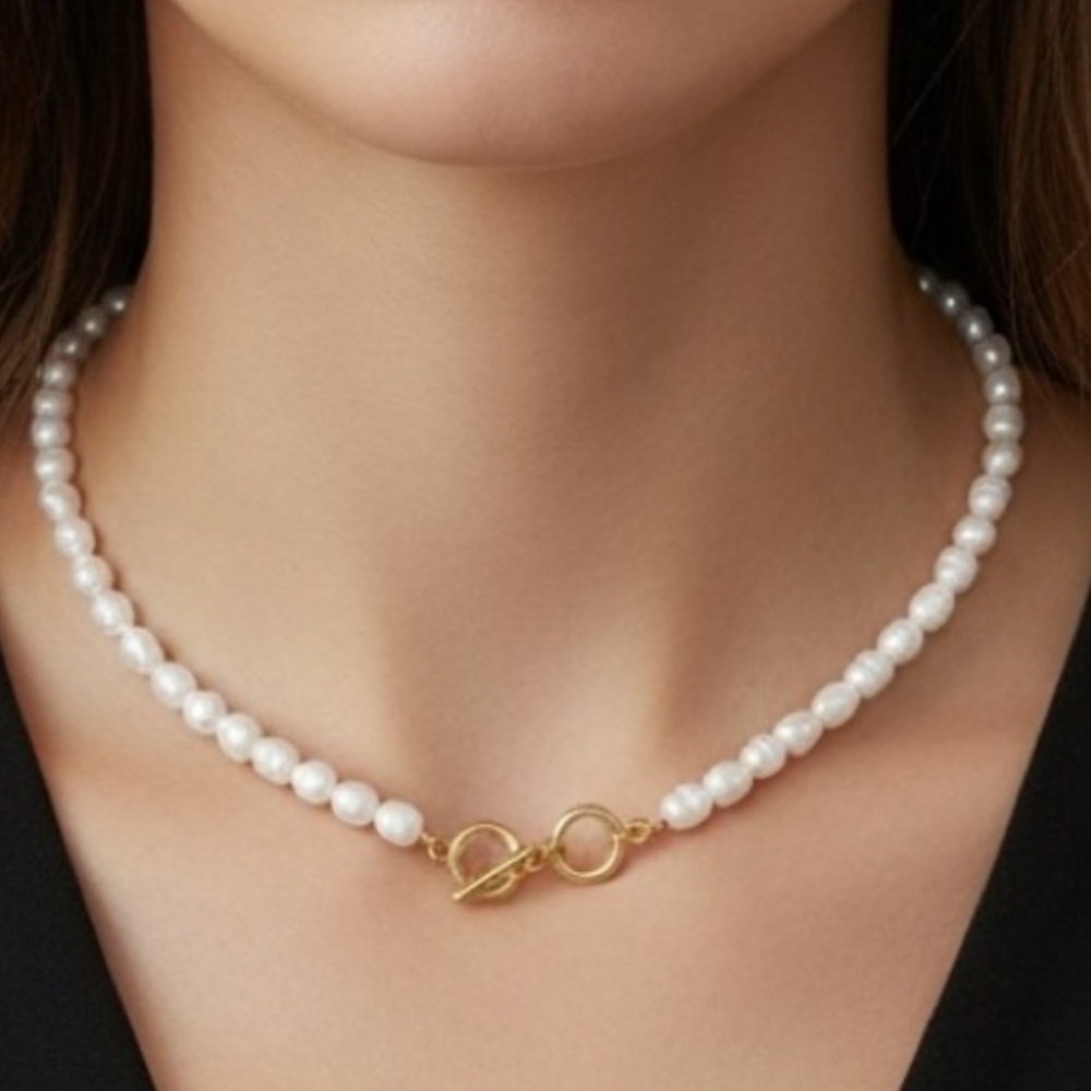 NWT Classic Faux Freshwater Pearl Choker – Gold Clasp